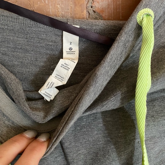 Lulu lemon oversized hoodie sz 2 - Picture 2 of 2